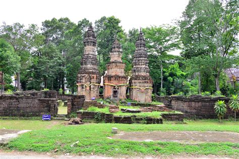  Der Tempel von Prasat Ban That: Ein Meisterwerk der geometrischen Harmonie und spirituellen Ausstrahlung!