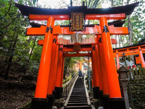  Die Nachtwächter der Fushimi-Burg - Eine Ode an die stille Wache über Kyoto!